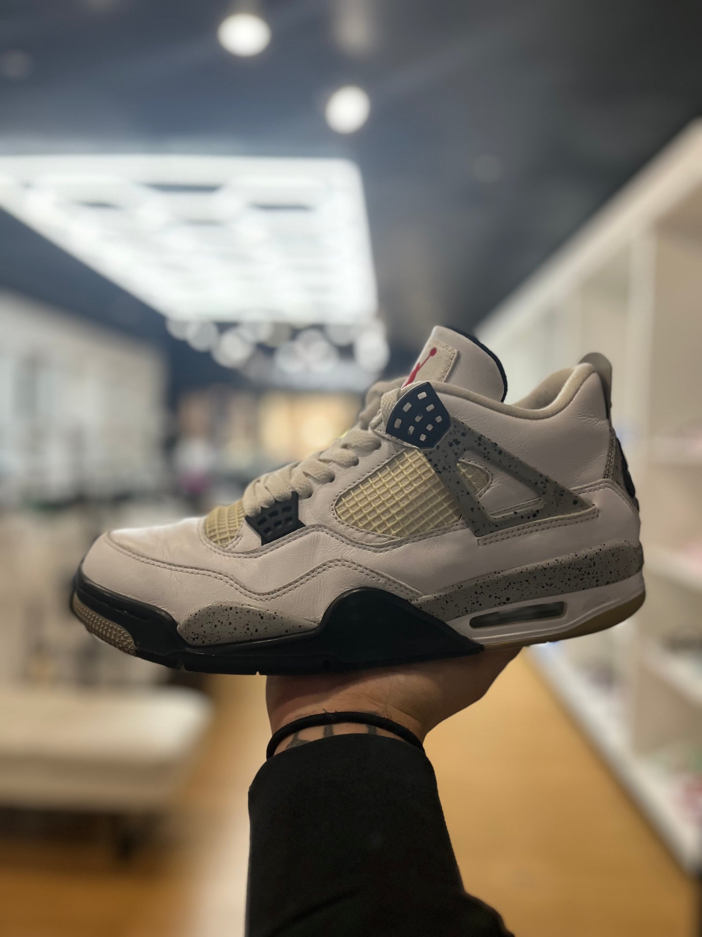 Jordan 4 Retro OG White Cement PRE-OWNED