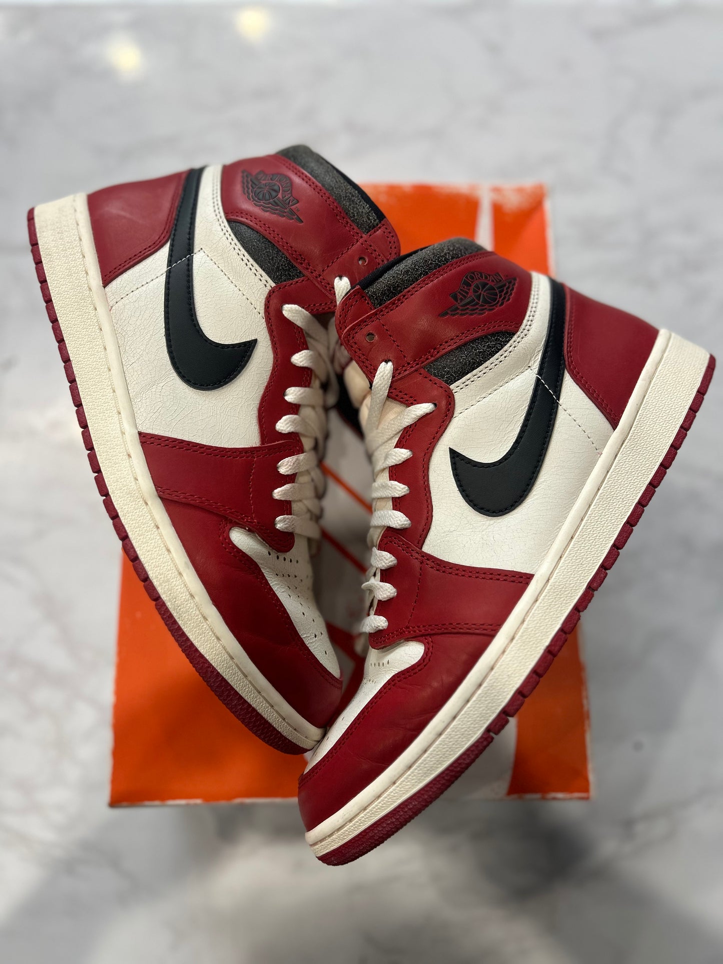 JORDAN 1 RETRO HIGH OG CHICAGO LOST PRE-OWNED