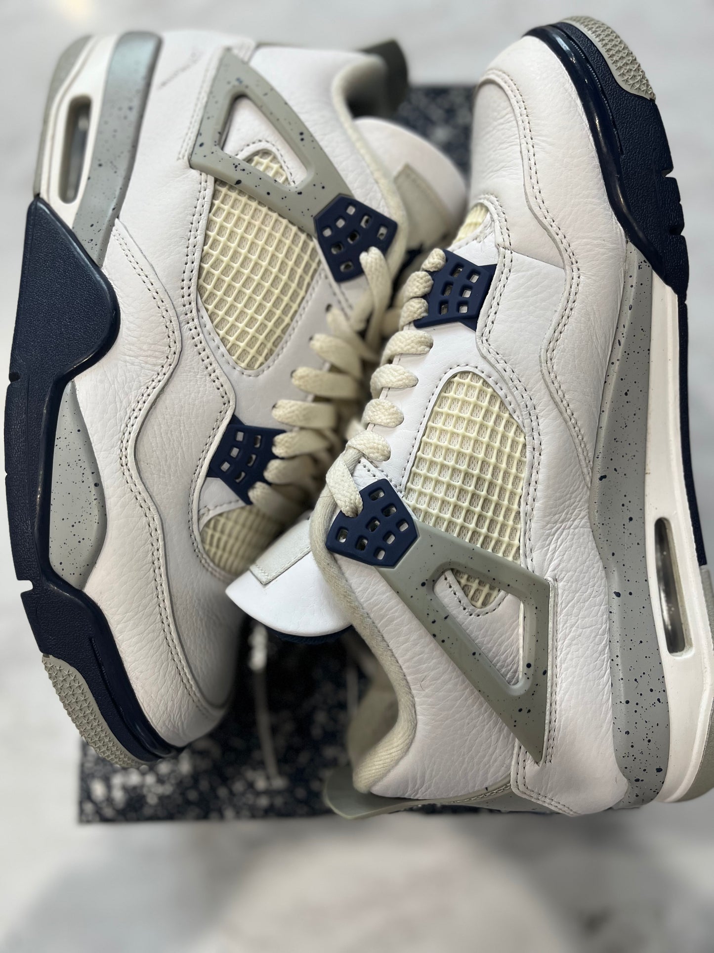 Jordan 4 Retro Midnight Navy PRE-OWNED