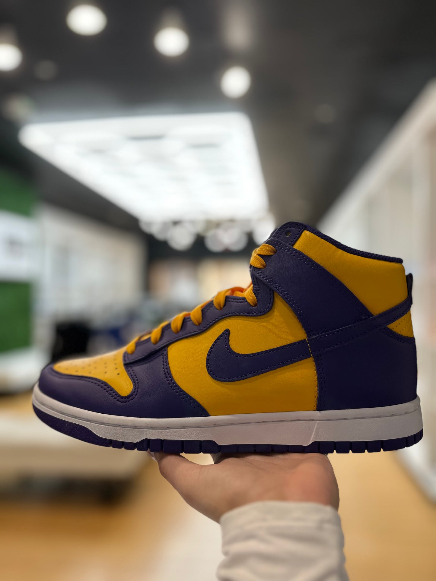 Dunk High Lakers PRE-OWNED