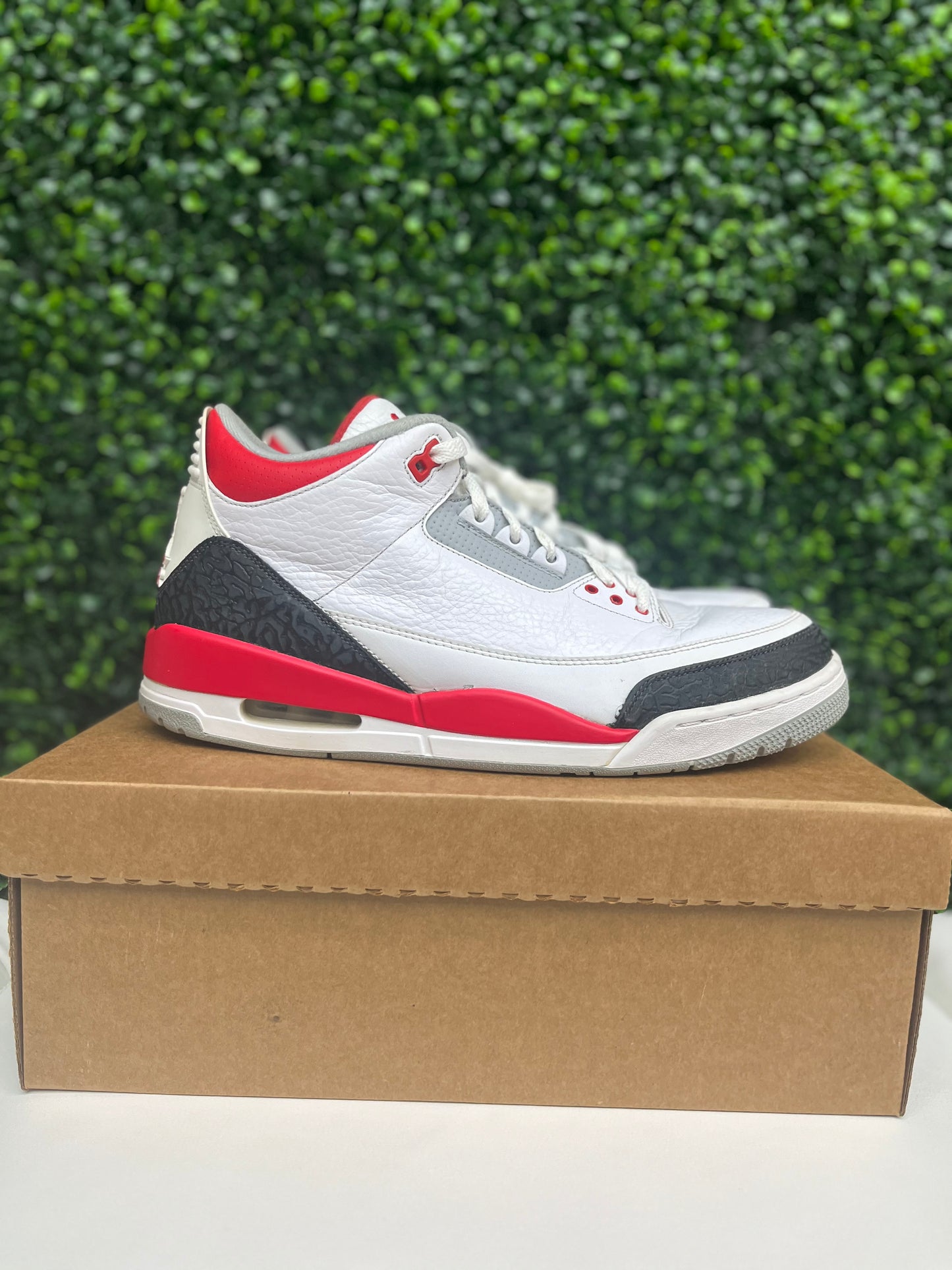 Jordan 3 Retro Fire Red PRE-OWNED