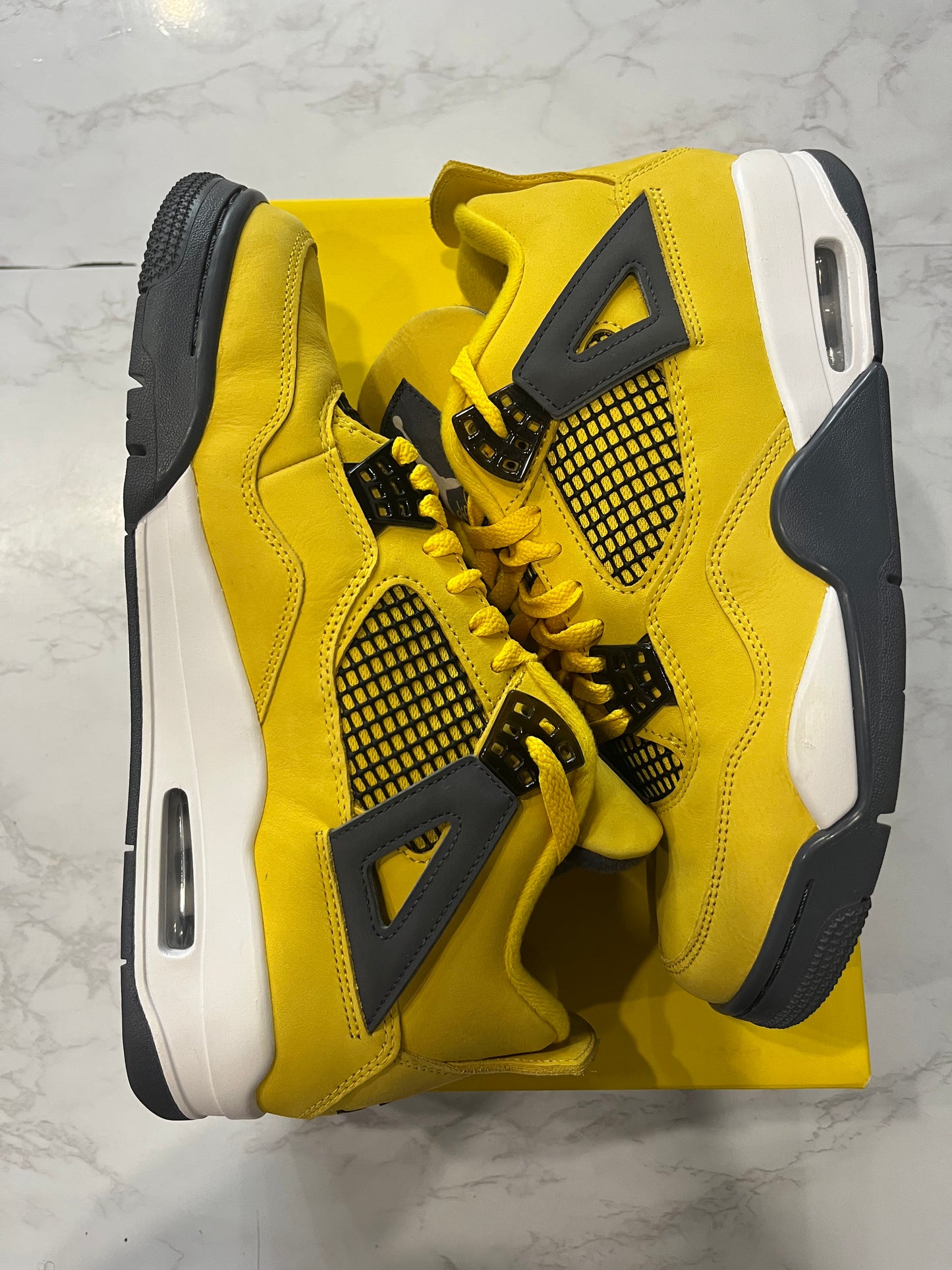 Air Jordan 4 Retro Lightning 2021