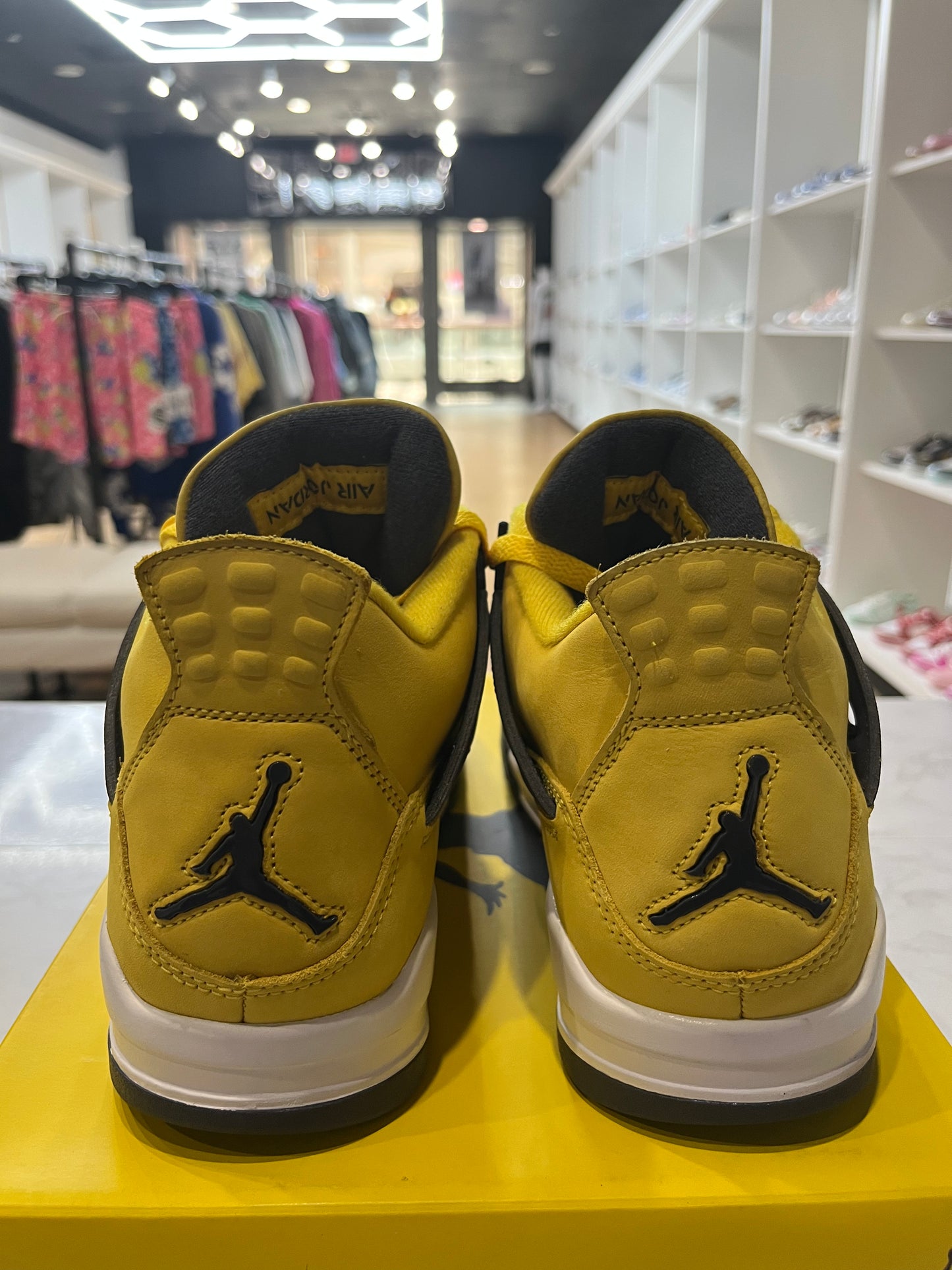 Air Jordan 4 Retro Lightning 2021