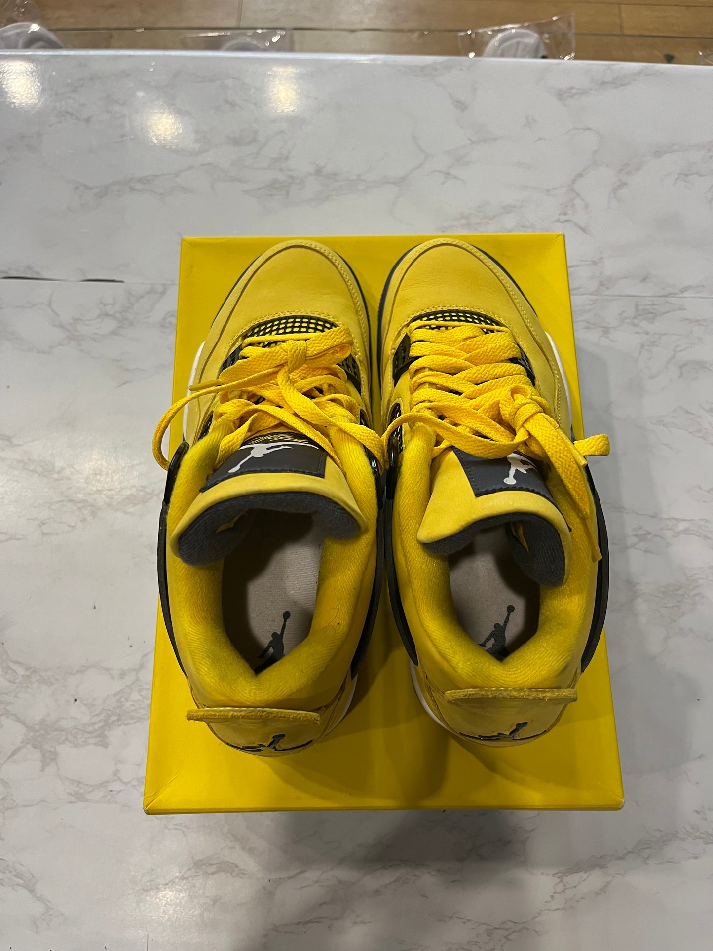 Air Jordan 4 Retro Lightning 2021