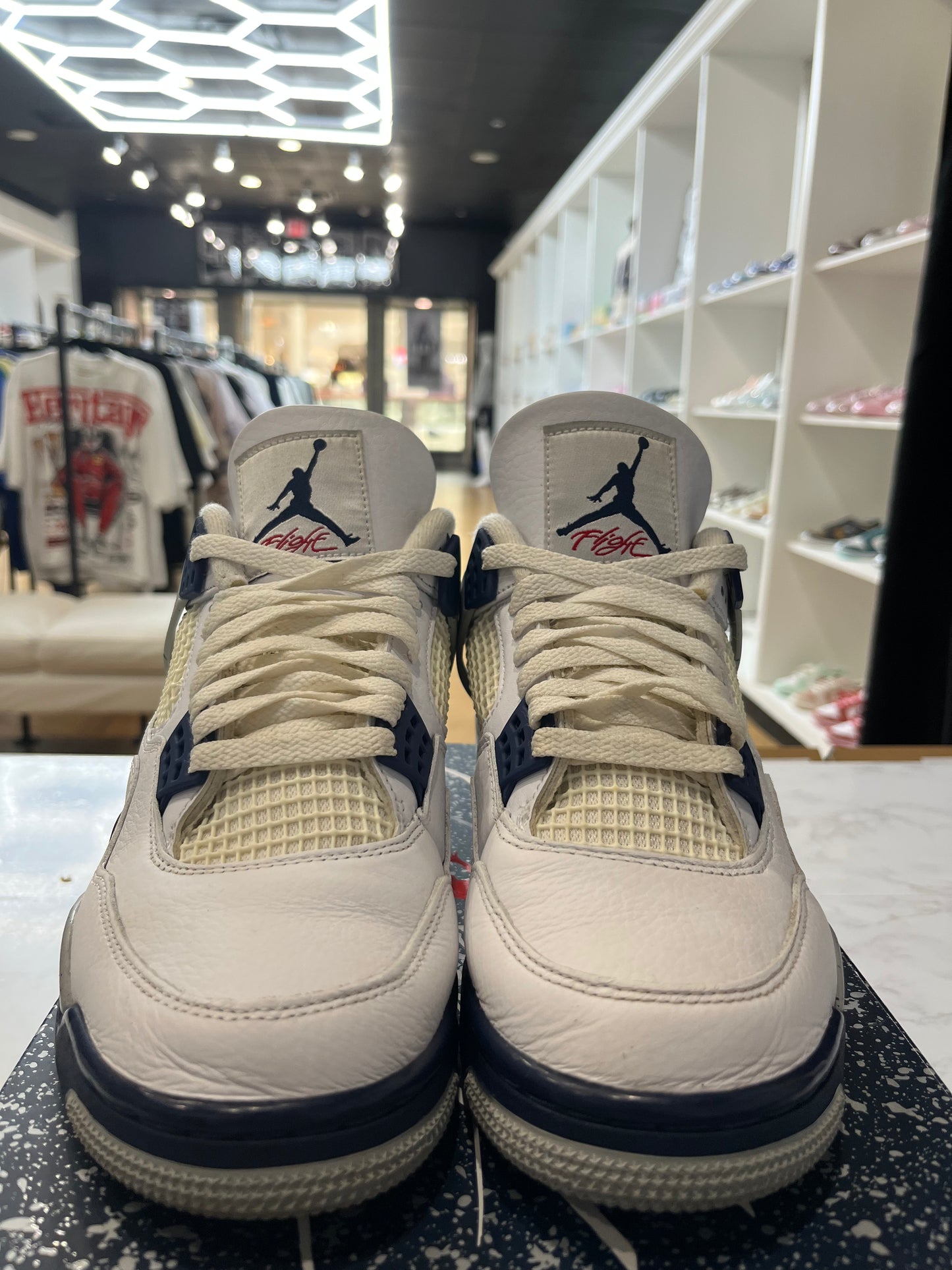 Jordan 4 Retro Midnight Navy PRE-OWNED