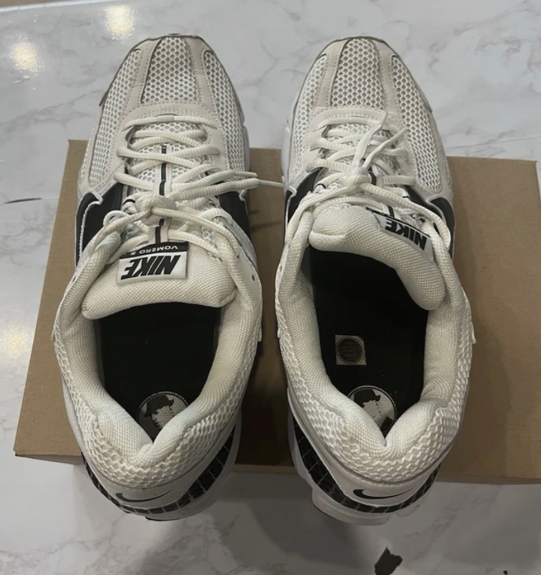 Air Zoom Vomero 5 White Black PRE-OWNED