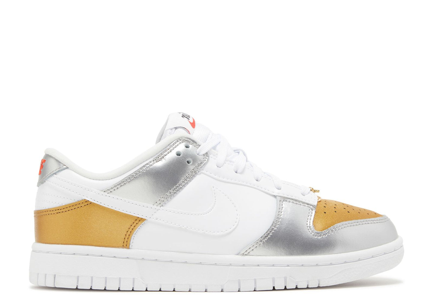 Wmns Dunk Low SE Silver Gold Metallic